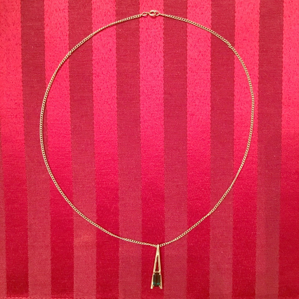VINTAGE Avon Silvertone chain & pendant